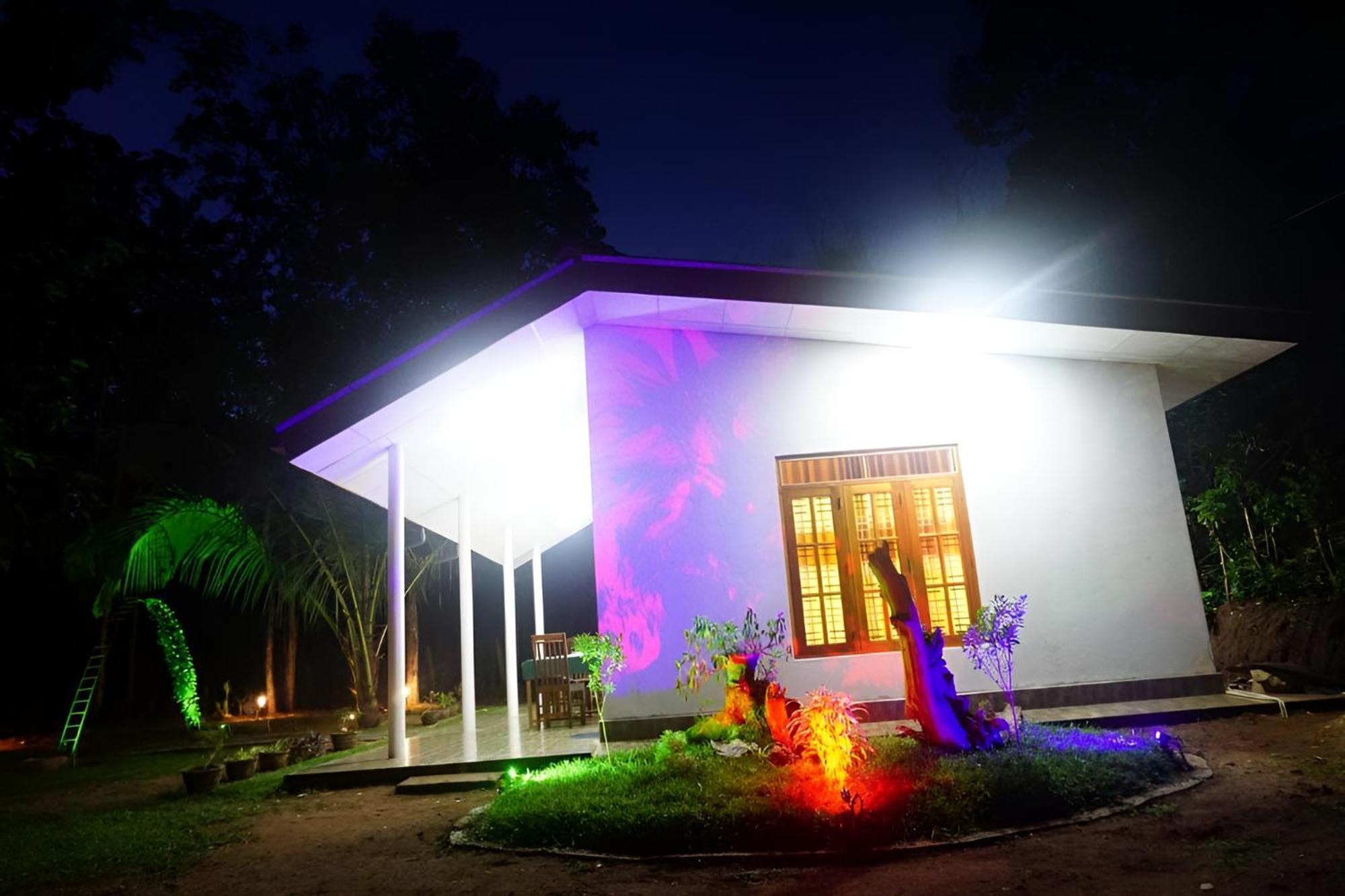 Little Ele Safari Lodge อุดาวาลาเว ภายนอก รูปภาพ