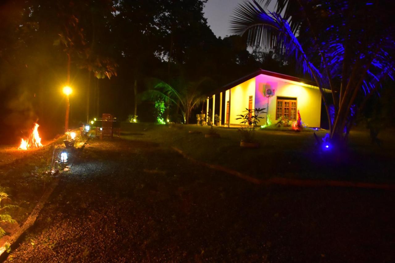 Little Ele Safari Lodge อุดาวาลาเว ภายนอก รูปภาพ