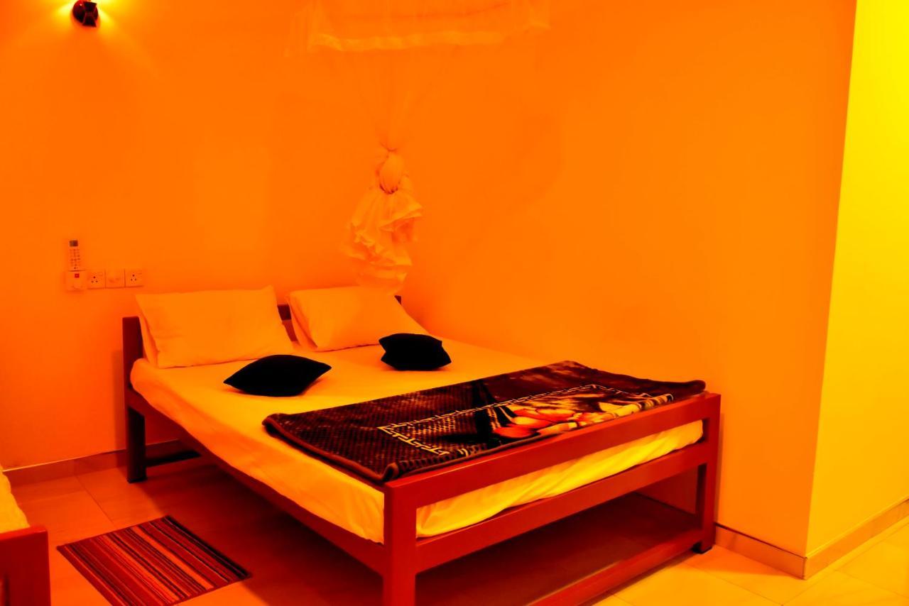 Little Ele Safari Lodge อุดาวาลาเว ภายนอก รูปภาพ
