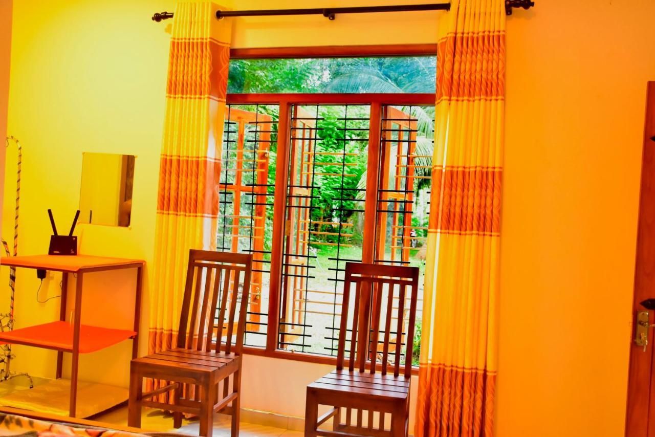 Little Ele Safari Lodge อุดาวาลาเว ภายนอก รูปภาพ